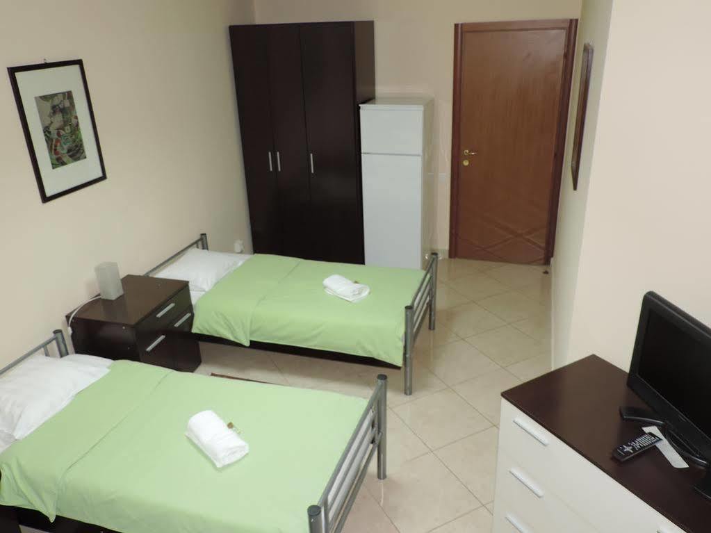 Monte Carlo Palace Rooms بوخارست المظهر الخارجي الصورة