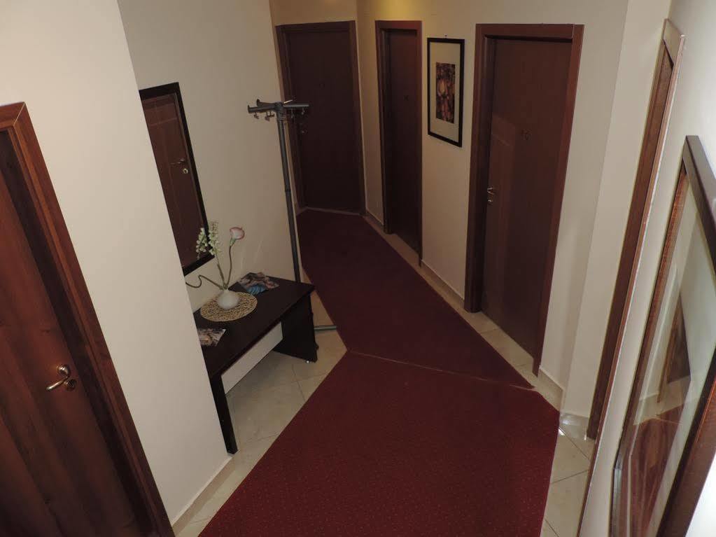Monte Carlo Palace Rooms بوخارست المظهر الخارجي الصورة